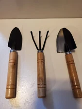 3 Piece Gardening Tool Set Mini Wood Handle Shovel Trowel Gardening Tools 