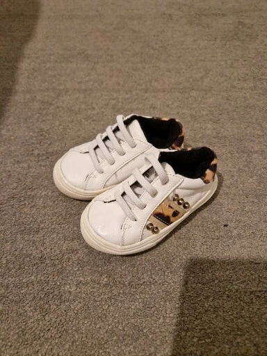 River Island Baby Girl Leopard Print Studded White Trainers UK Size 4