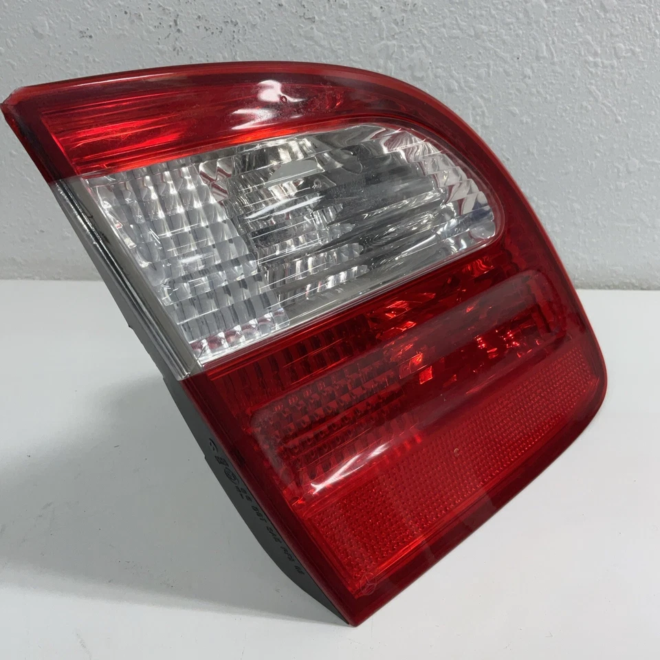 Luz trasera interior lateral izquierda Mercedes-Benz E320 2005 A2118201364 OEM G4-3 original Foto 4 de 4