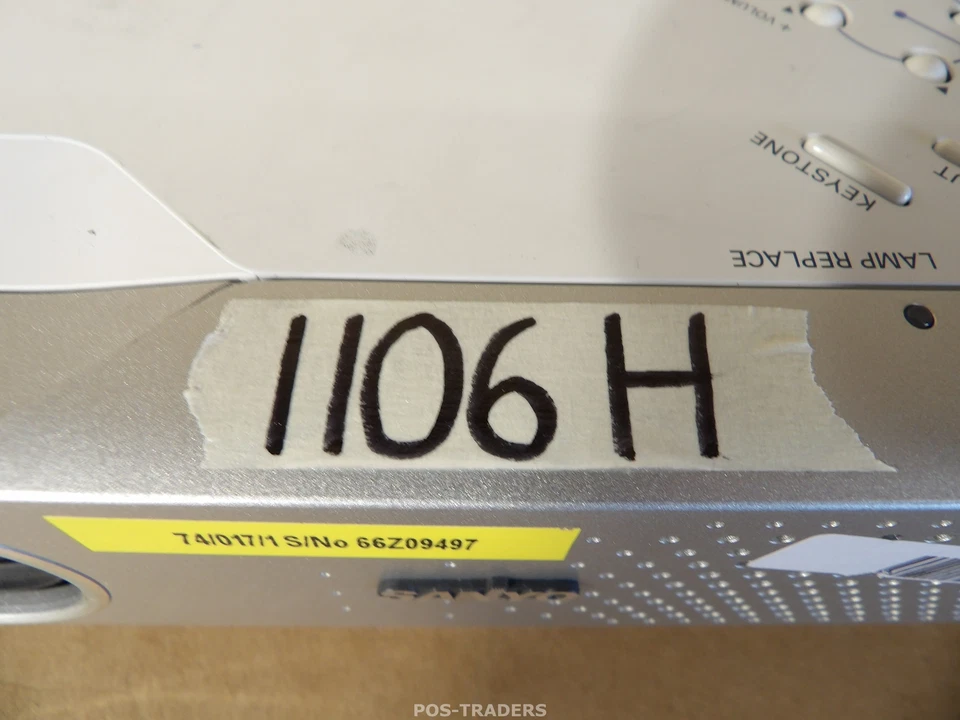 SANYO PLC-XU74 Projector Beamer XGA 3LCD 2500 Lumens - 1,106 HOURS - EXCL REMOTE - Bild 2 von 4