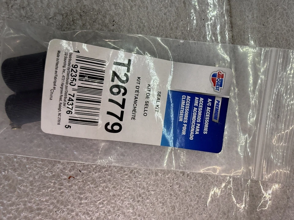 Kit de núcleo y tapa de válvula de sistema de aire acondicionado CARQUEST T26779 Foto 2 de 2