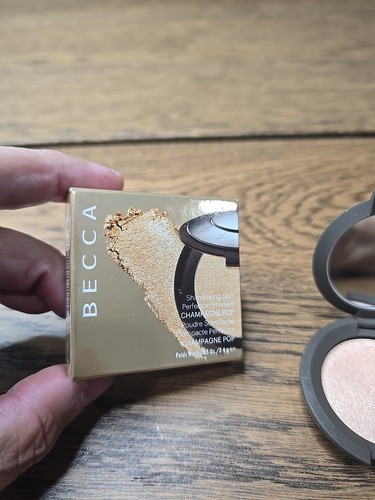 Becca Shimmering Skin Perfector Pressed Mini Size Champagne pop 2.5g NEW - Picture 4 of 8