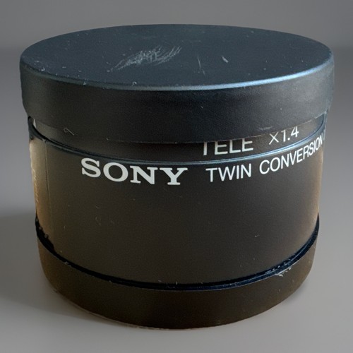 Sony Japan Telephoto & Wide Angle Twin Conversion Lens VCL-TW37A, Mint Condition - Picture 2 of 8