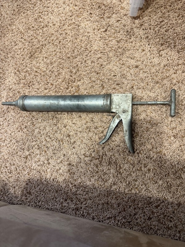 VINTAGE KENMAR #38 HEAVY DUTY CAULKING GROUTING DISPENSING GUN TOOL METAL USA