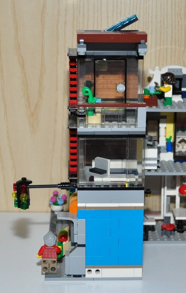 LEGO Creator 31097 Townhouse Pet Shop & Café, foto 4 di 5