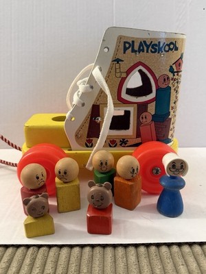 Vintage 1970s Playskool Old Woman In The Shoe Pull Toy Shape Sorter Whit Figures