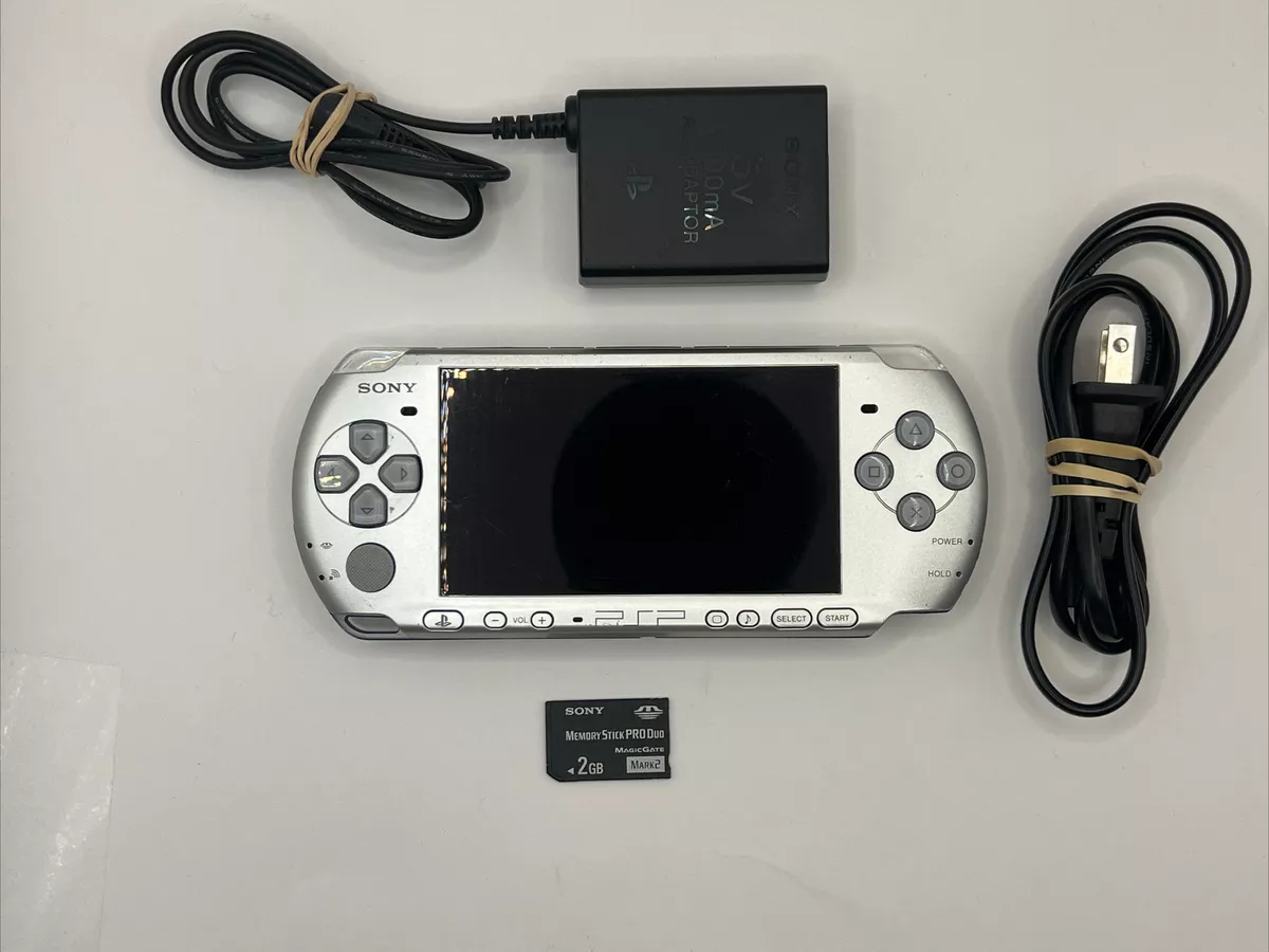 Sony PlayStation Portable PSP 3001 Silver Console Charger