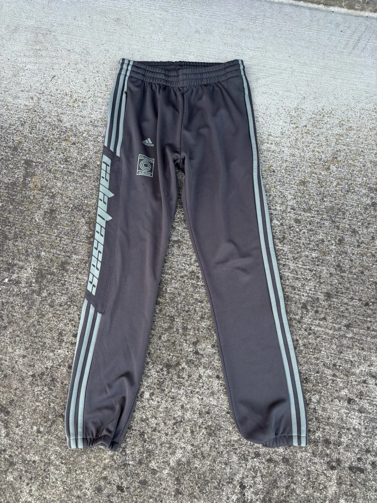 Pantaloni da pista Adidas Yeezy taglia XS Calabasas Kanye West luna lupi (DY0572)