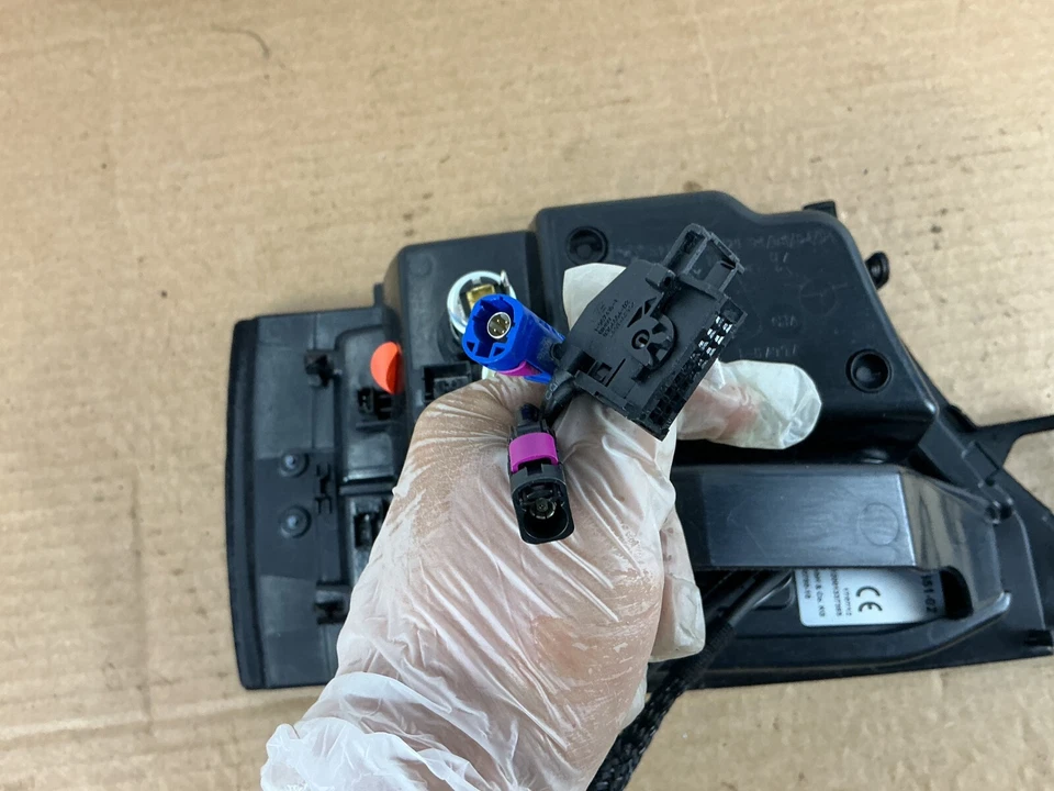 2011-2016 BMW 535i Xdrive Center Console Storage Compartment Aux USB Socket OEM - Image 2 of 4