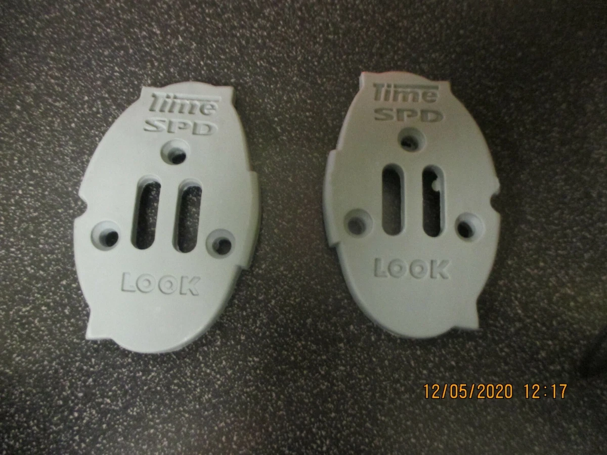 2 hole hotsell cleat pedals