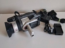 CANON DM-XM1 MINI-DV VIDEO CAMERA 3CCD WITH NEW CHARGER BATTERY - WORKING