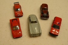 Collezione di piccole auto d'epoca in plastica - Mercedes, Ferrari, Opel
