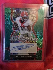 2025 Prizm 4of8Draft Picks Trevor Etienne Signing Day RC Grn Shimmer Auto 4/8 