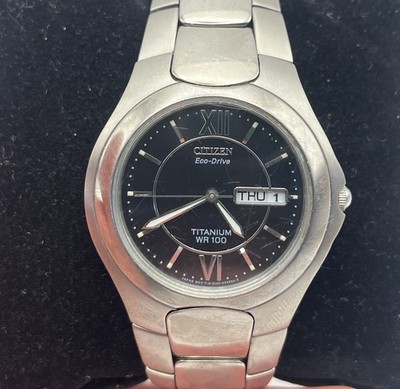 Citizen Herren Eco-Drive Titan WR-100 mit Tag Datum Armband Uhr E101-K18434