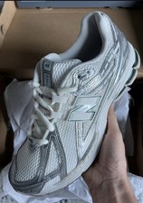 Size 11 New Balance 1906R Silver Metallic Sea Salt M1906REE BRAND NEW