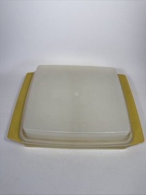 Vintage Tupperware Deviled Egg Keeper Carrier Tray Container Harvest Gold 723-1