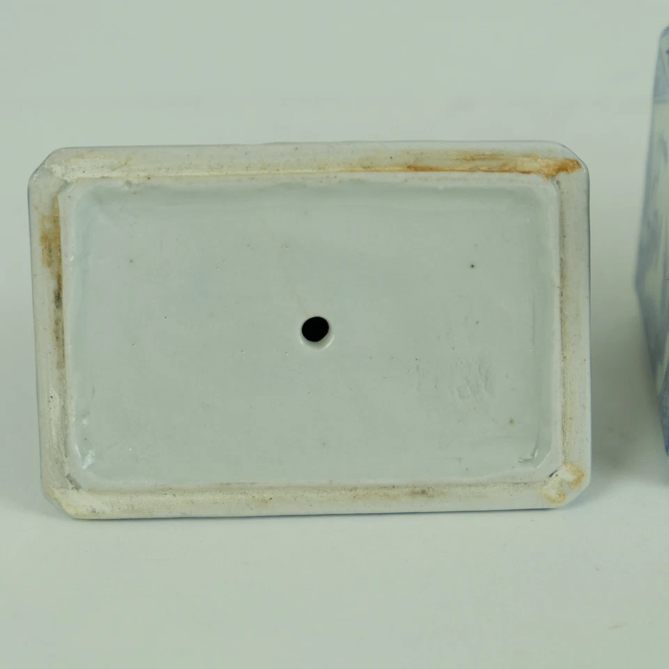 Caixa de chá de porcelana japonesa azul e branca formato quadrado com patos e garças 19C - Imagem 4 de 4