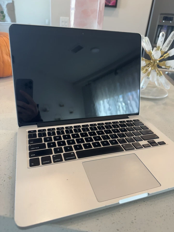 Apple MacBook Pro 13-inch Retina Display 2015 Model - Image 2 of 4