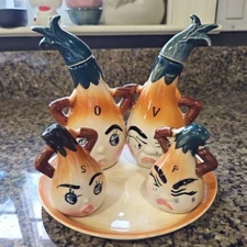 Vtg RARE Relco 5 pc Salt & Pepper Oil Vinegar w/ Tray Anthropomorphic Onion Set