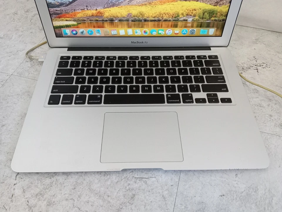 Apple MacBook Air 13" 2011 A1369 Intel i5 1.7GHz 4GB 128GB SSD MacOS 10.13 -RR - Image 2 of 4