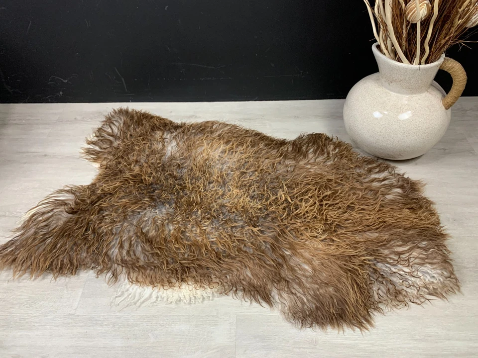 Natural Sheepskin Rug mixture of Swedish and Gotland breeds single pelt throw - Image 2 of 4