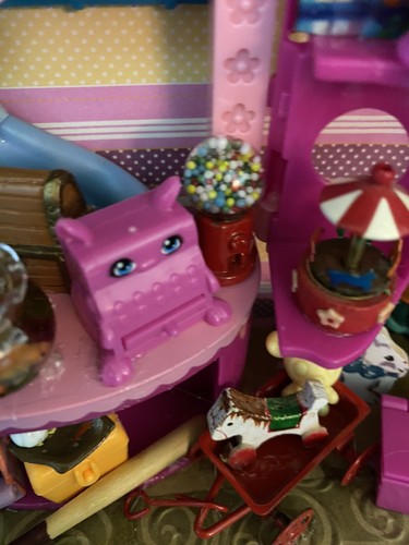 Polly Pocket Adorable Toy Store Diorama 8” X 6”all pictured dolls baby puppy - Picture 9 of 12