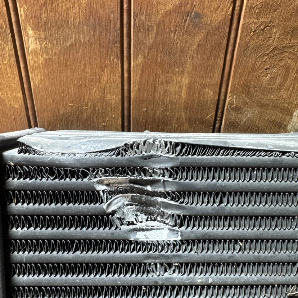 2017 MASERATI GHIBLI 3.0 FRONT LEFT DRIVER SIDE INTERCOOLER ID 16484793 DAMAGED - Image 3 of 4