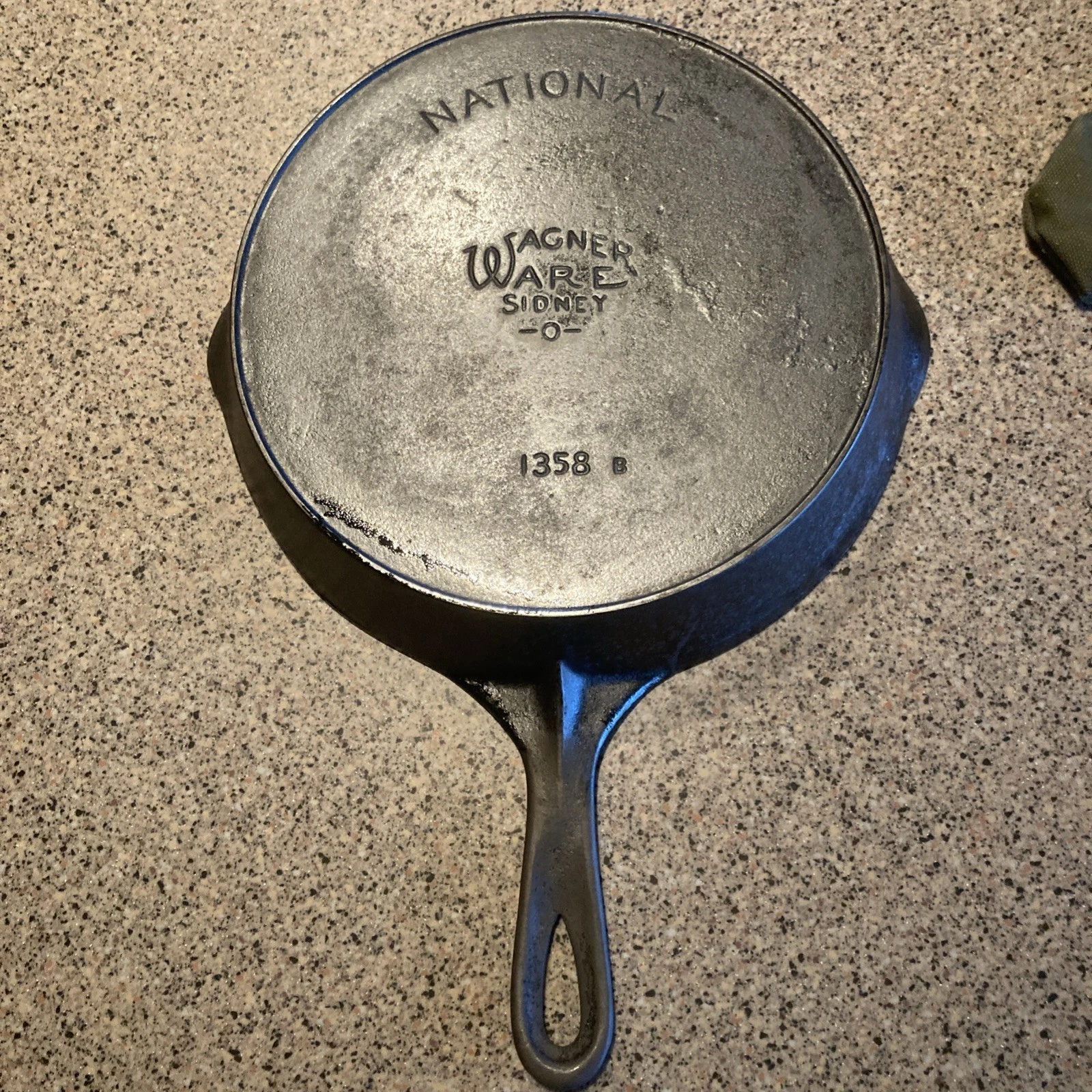 National center logo Wagner Ware Cast Iron Frying Pan Sidney -0 1358 B #8
Opens in a new window or t