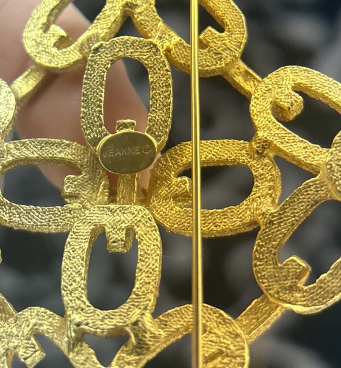 Large Gold Tone Interlocking Chain Link Design Br… - image 5