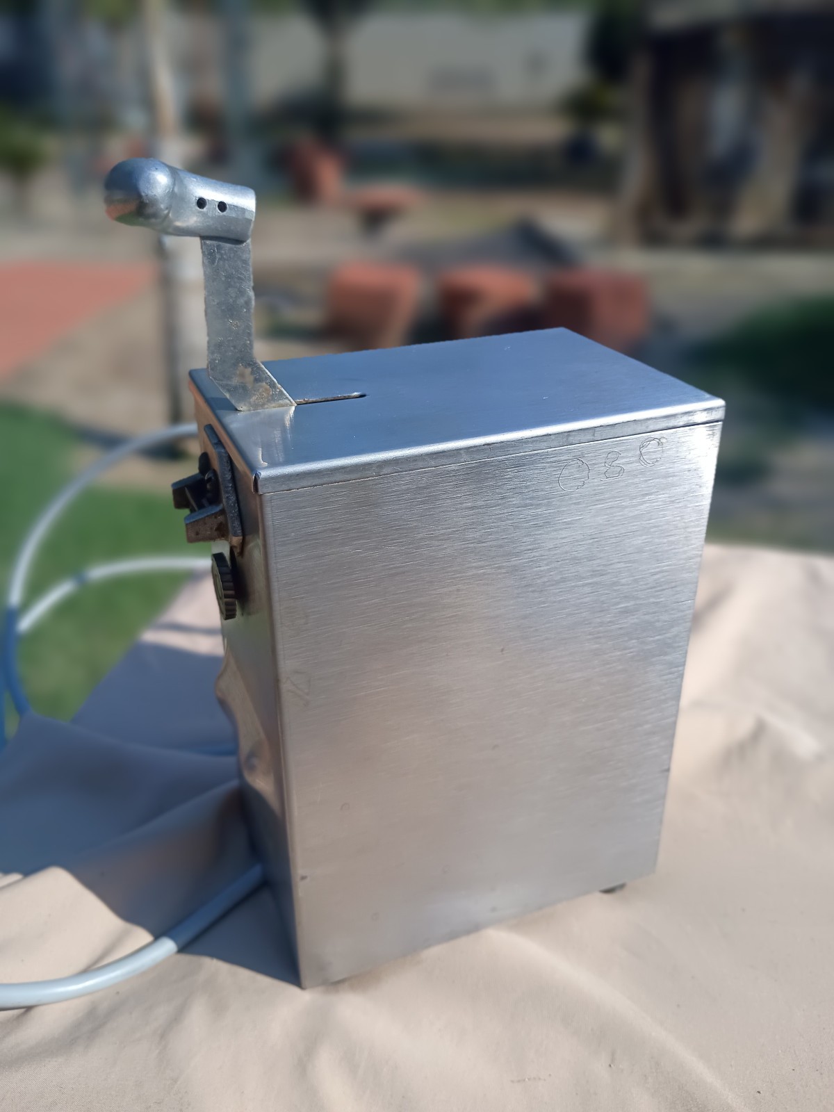 Edlund Commercial Electric Can Opener Model 266 Single Speed