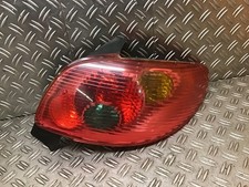 482501 Rückleuchte / Heckleuchte rechts Peugeot 206 Schrägheck 