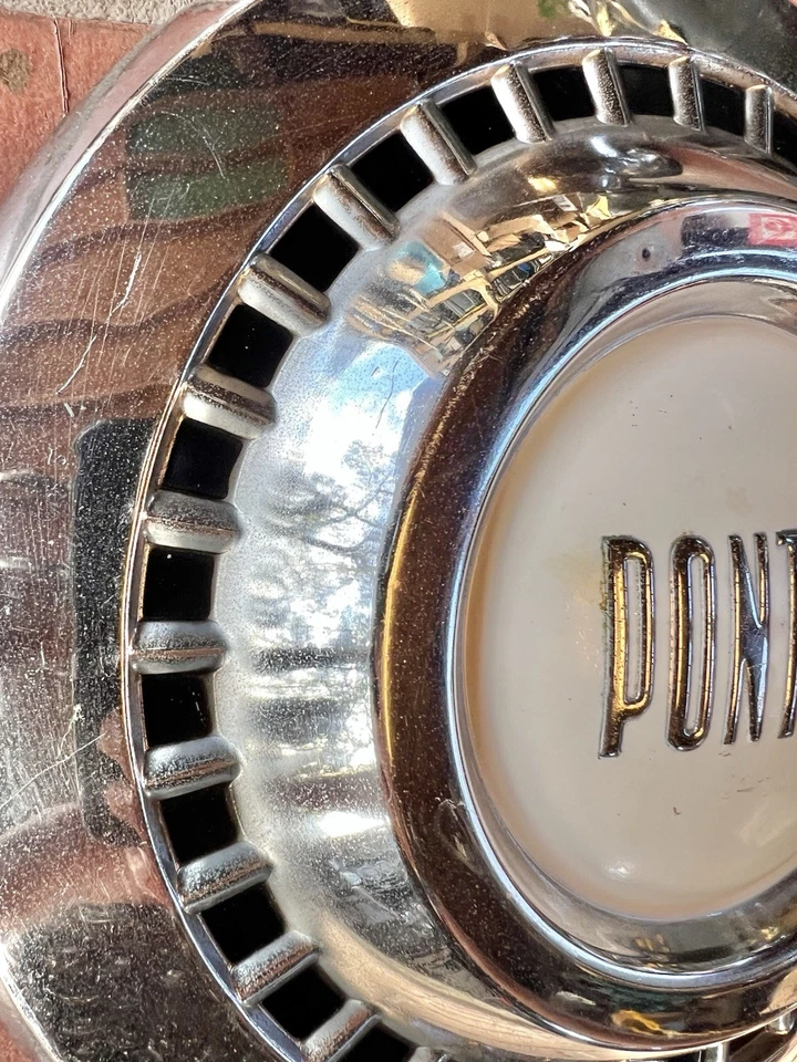55 56 57 Pontiac Dog Dish HUB CAPS Set of 4 Hubcaps 1955 1956 1957 - Image 4 of 4