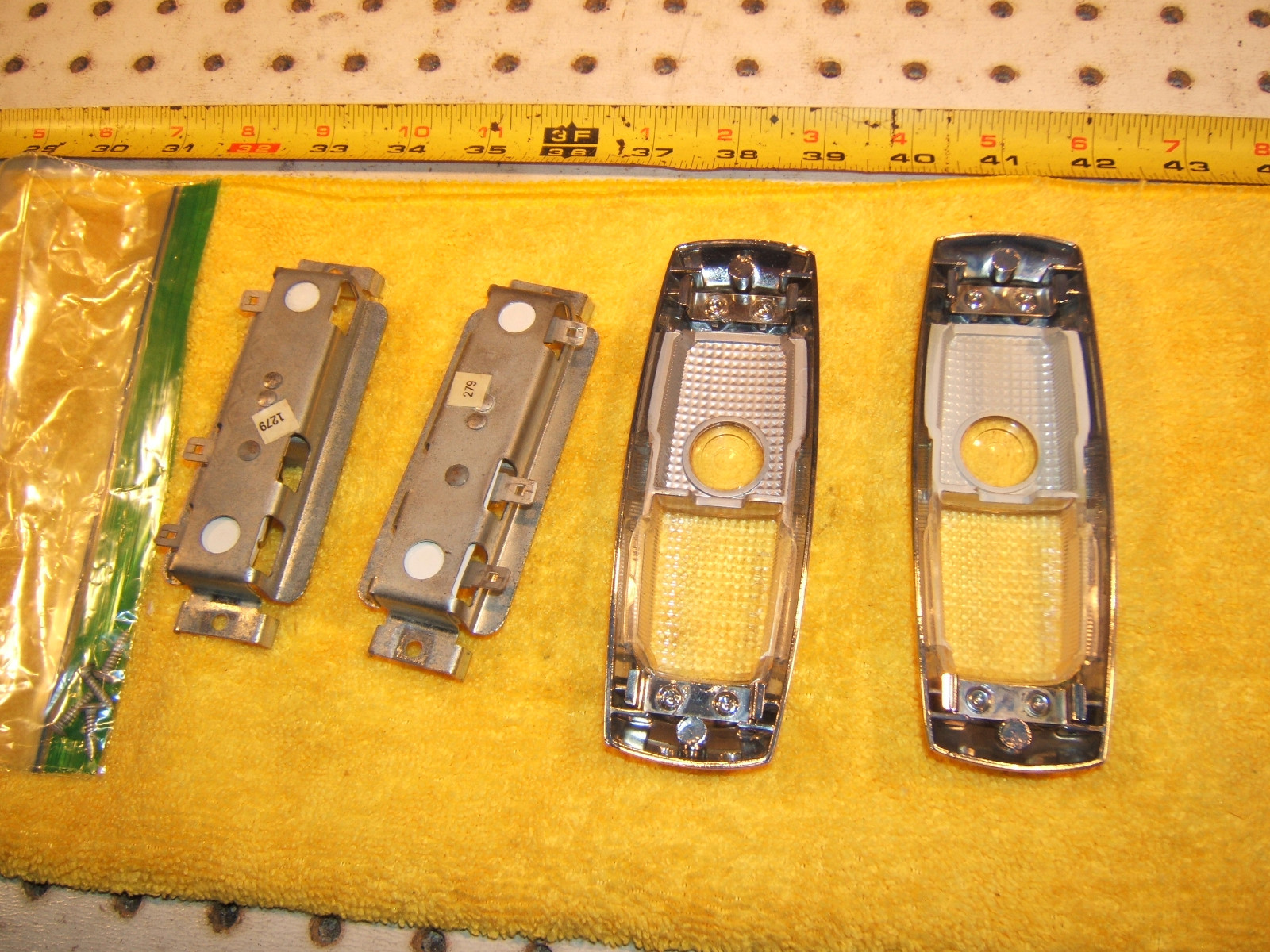 Rolls-Royce 1979 Silver Shadow ll in REAR seat Front L & R Dome OE 2 Light /bulb