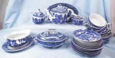 Childs Blue Willow Dinner Set Toy Porcelain 27 Pc. Made Japan Vintage A Beauty