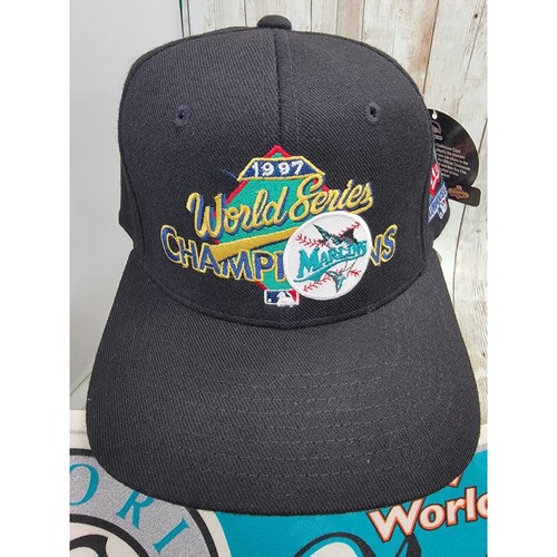 Vintage 1997 Florida Marlins World Series Champions MLB Felt Pennant & Hat - Picture 2 of 9