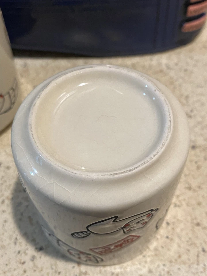 Juego de cuatro vasos de jugo de 4 OZ blancos con gatos jugando negros y rojos Foto 3 de 4