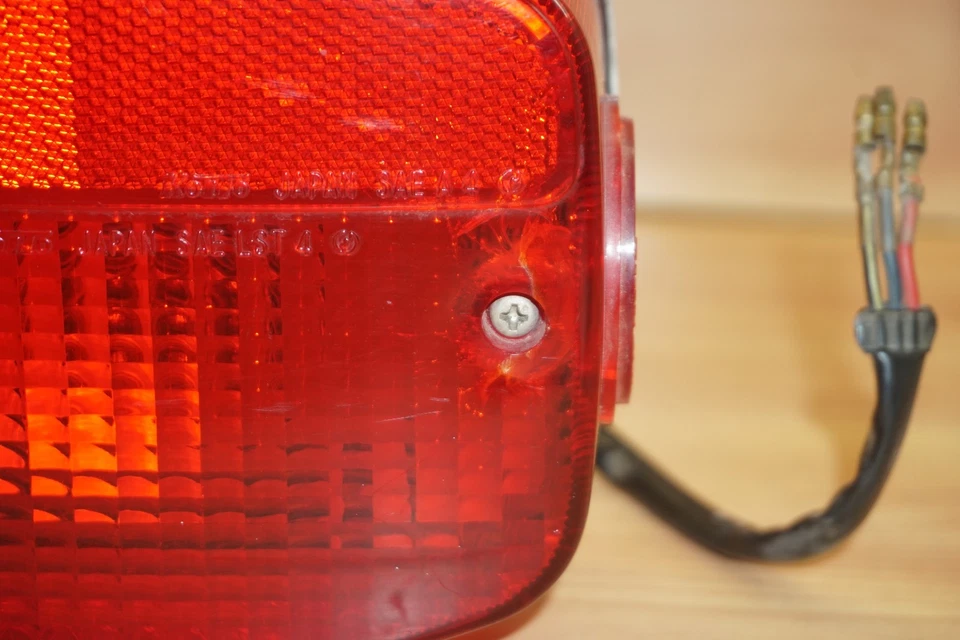 Luz trasera Kawasaki KZ650 KZ 650 1977-1979 KZ750 750 23025-064 probada buena Foto 4 de 4