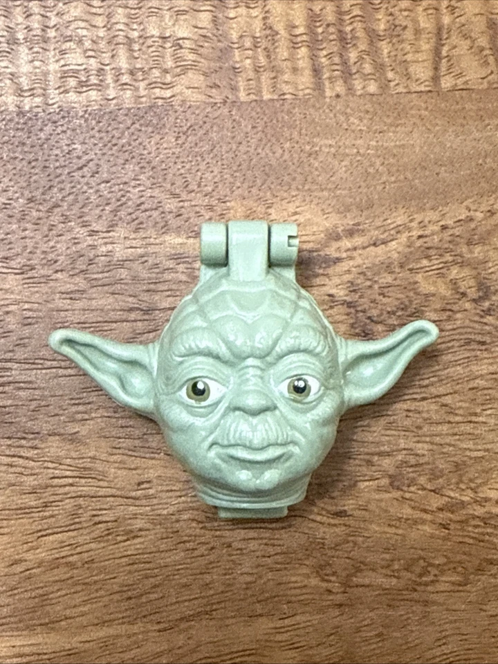 Lote de cabezas de micro máquinas Star Wars 1994-95 con figuras Darth Vader y Yoda Foto 4 de 4