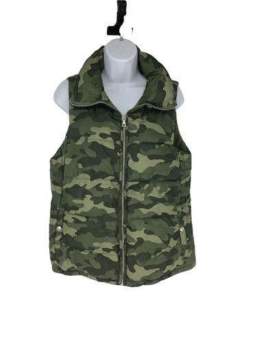 Old Navy Camo print puffer vest Medium 