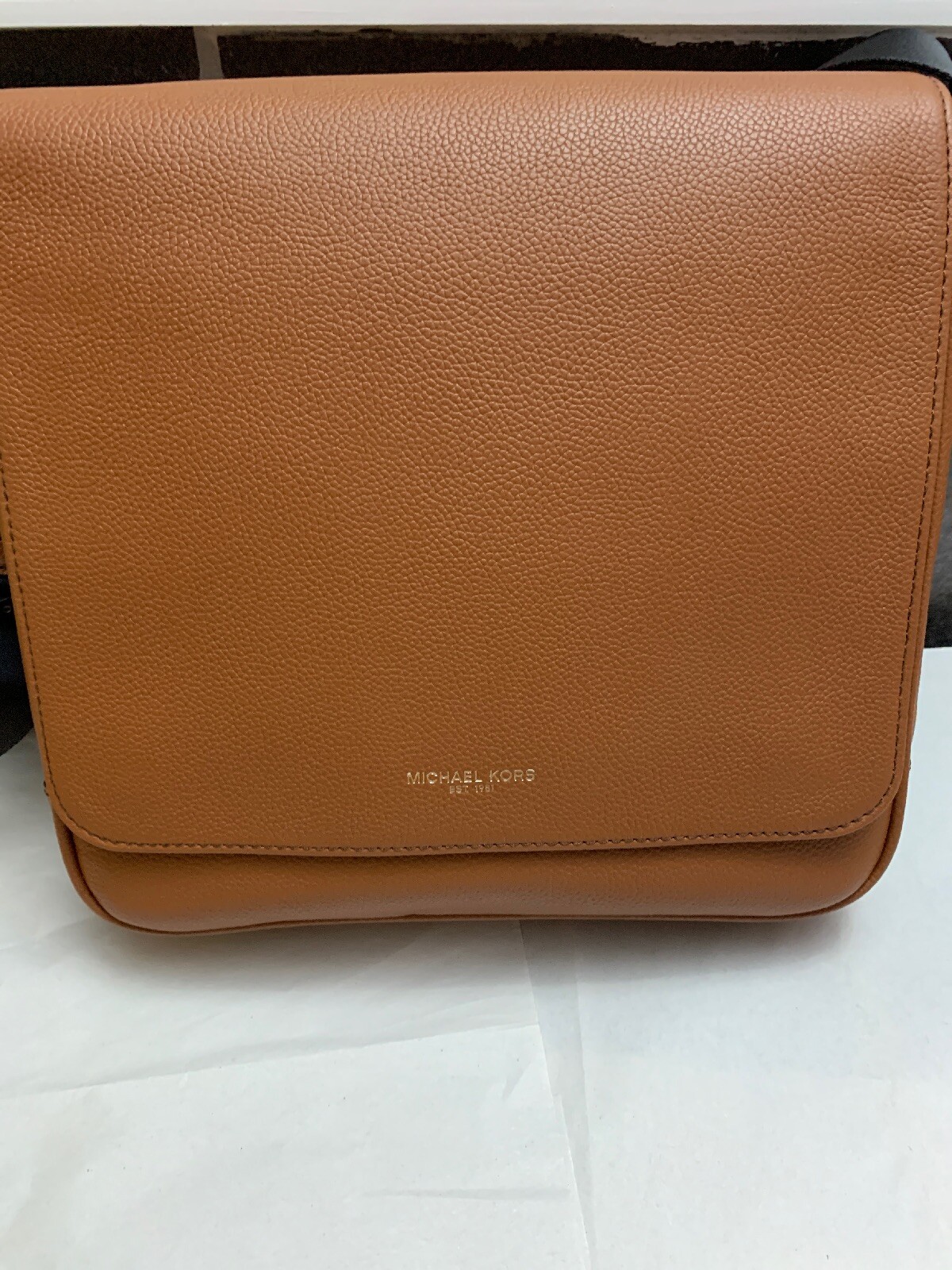 medium leather matellasé collège shoulder bag