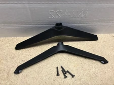 Vizio VFD32M-0807 Feet w Screws 1110-4003336-270205016830