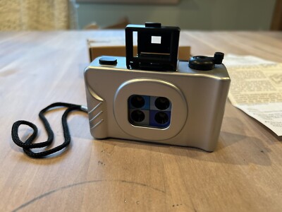 VINTAGE MOTION 35mm CAMERA, AVON LIFESTYLE SOLUTIONS, Circa 2002