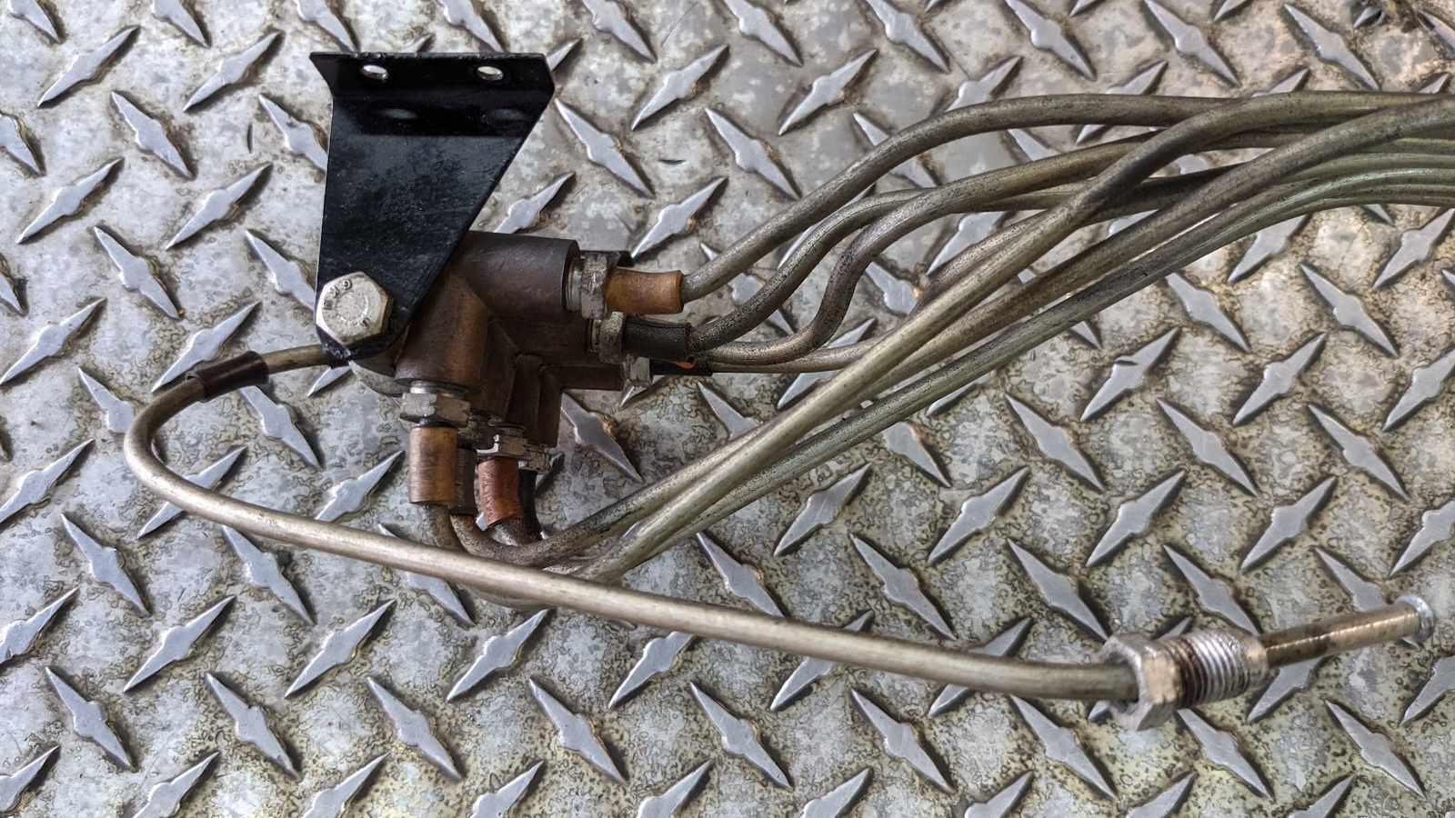 LATE ROLLS ROYCE SILVER SHADOW II CORNICHE Wraith BRAKE PIPES FROM DISTRIBUTION 
