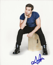 Skylar Astin actor REAL hand SIGNED 8x10 Photo COA Pitch Perfect Trolls