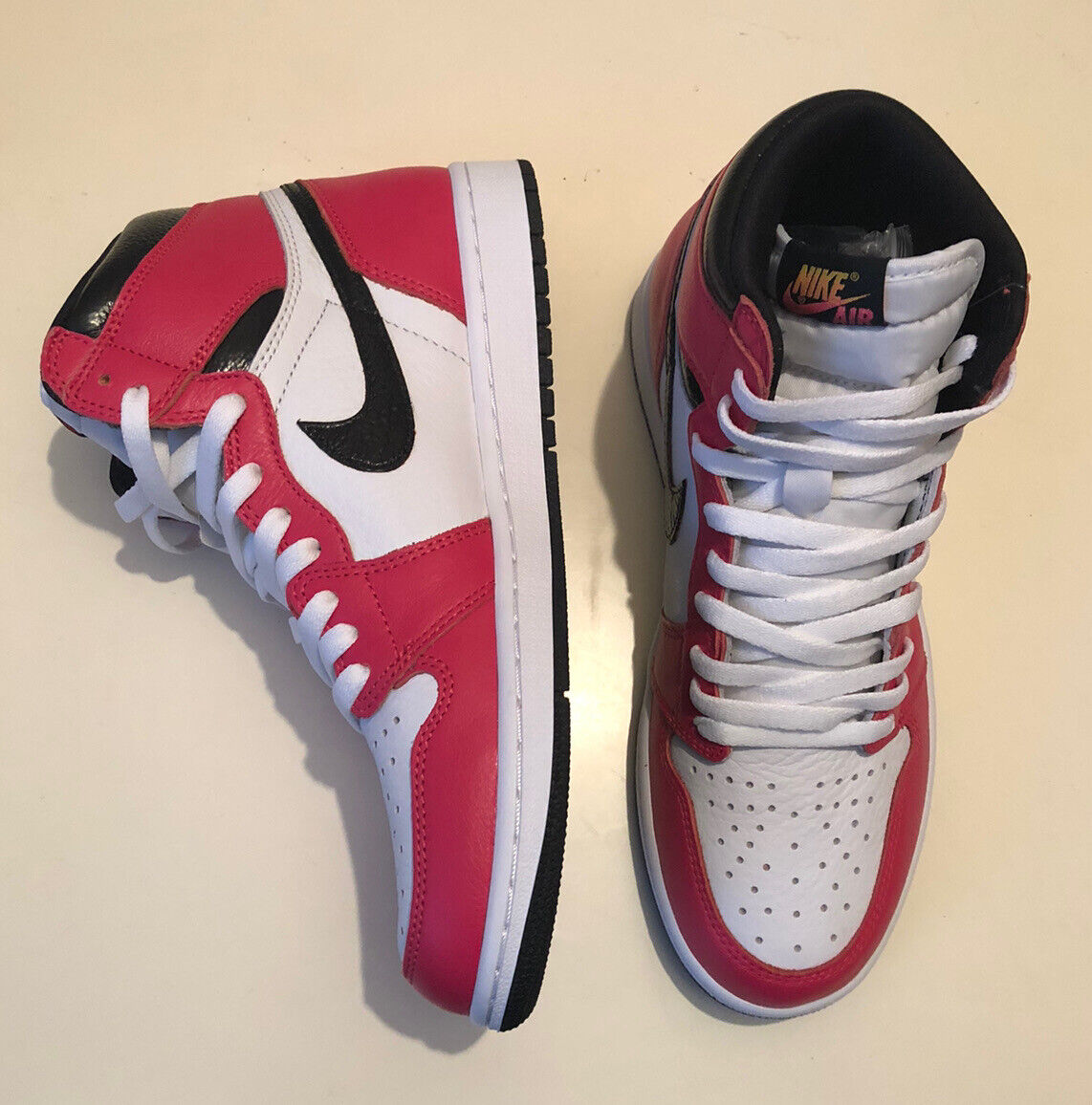 Air Jordan 1 Retro High OG 'Chicago' Black Sole (Fusion Red Air Jordan 1 Retro High OG 'Chicago' Black Sole (Fusion Red