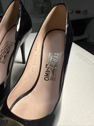 Salvatore Ferragamo Bara Pumps offene Zehenpartie Größe 8 B DS 19364 B98 - Bild 4 von 11