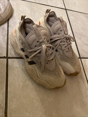 adidas Trae Young 40Basketball
