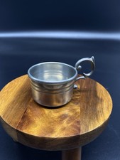 Antiker Zinnbecher mit Henkel – Adler Punze „JE“ – Vintage