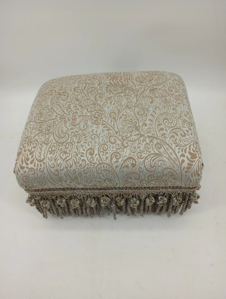 Bonita Falda Jennifer Taylor Home Borla Otomana/Reposapiés Look Leer Usada Foto 2 de 4