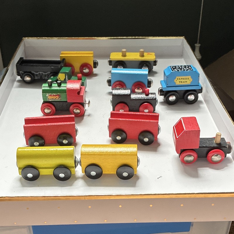 Brio-Compatible Wooden Train Set Lot: Engines & Cars 